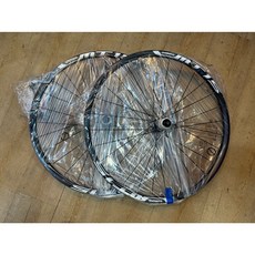 『小蔡單車』SHIMANO MT15 登山車 26吋 前後快拆式 前後輪組, 詳見包裝