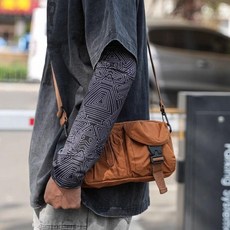 潮牌運動斜挎包 男工裝風單肩包 女多功能隨身胸包手機包, 棕色, 1個