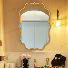 花瓣造型金色邊框浴室鏡，優雅裝飾提升浴室美感，簡約風格易安裝, 銀