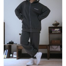 MAI STUDIOS CO. 刷毛拉鍊連帽外套與束口運動褲套裝