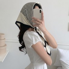 [감성두건코디] 여성 쁘띠 스카프 반다나 사각 미니 실크 두건 패턴 배색 데일리 여행 휴양지 바캉스 꾸안꾸