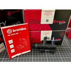 Brembo 11mm 後煞車總泵 孔距40mm, 1個