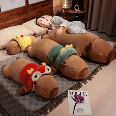 卡皮巴拉長條抱枕，側睡夾腿枕頭，水豚靠墊