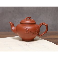【樂陶軒】當代紫砂陶藝家 桃報春 壺 原礦老朱泥 經典器型 手工貼花 宜興紫砂壺 約250cc, 1個
