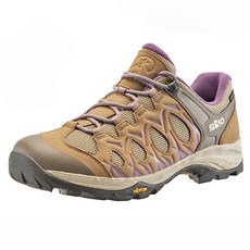 台灣黑熊 日本 SIRIO 女款短筒登山鞋 健行鞋 休閒鞋 GORE-TEX防水 黃金大底，提供舒適的健行體驗