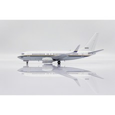 JC Wings 美國海軍波音C-40A Clipper 165835 1:200 飛機模型，精緻收藏，航空迷首選, 1個