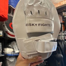 廣隆 FRISKY 空氣靶 拳腳腿靶 加長手靶 泰拳搏擊訓練護具, 1個, 白色-單只