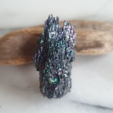 七彩碳化硅原石礦標，絢麗光澤，獨特晶體紋理，適用於教學研究與空間擺飾, 1個