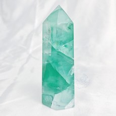 螢石柱 完整方塊體 彩虹光 孔雀綠漸層 透明綠螢石, 1個