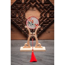 公主的夢中婚禮 神尊手工繡扇 拜媽祖城隍夫人王母娘娘九天玄女註生娘娘土地婆妙應仙妃仙女神明胭脂水粉聖誕敬獻神尊擺宴, 1個, B精美繡扇（贈送手帕)+扇架