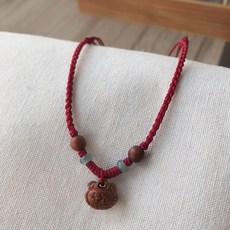 붉은색 실 행운목걸이 나무팬던트 패션 선물용 주얼리 고급 액세서리