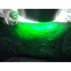 七彩翡翠 瓜地馬拉危料墨翠原石 728克 賭石料 牌子戒面玉料, 1個