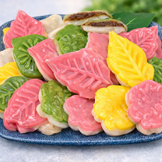 (떡DC몰) 삼색 나뭇잎절편 팥앙금 (20g+100알정도) 2kg 자연해동떡 아이들간식떡 선물용 행사떡, 1박스