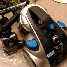 Dirt Devil Strycke 多氣旋吸塵器