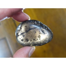 能量礦石 印尼隕石河川滾石拋光 Agni Manitite 火山玻璃 49.58克 黑隕石