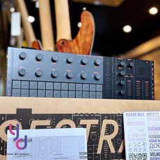 YAMAHA SEQTRAK 便攜式取樣編曲機，小巧輕量音樂製作，公司貨保證, 黑色