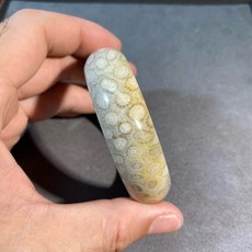 千客萬來 珊瑚玉手鐲 內徑60.5mm 台灣製, 1個