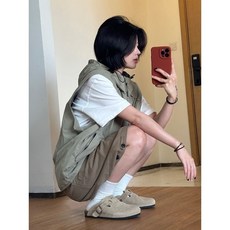 日系山系戶外連帽馬甲男學院風肌理感坎肩，多口袋拉鍊機能風無袖外套，展現獨特戶外風格