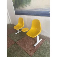 플라스틱 벤치 버스정류장 의자 2인용 커피테이블, 옐로우 라운드 커피테이블