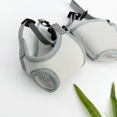 跨境新品狗嘴套防亂咬防誤食術後防舔清潔透氣狗口罩寵物用品, 1個, 灰白色:M