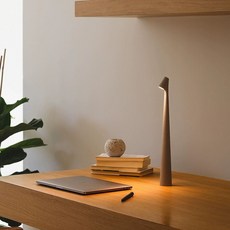 設計師檯燈 立杆俯視造型 輕奢檯燈 充電桌面氛圍燈 臥室床頭燈裝飾, 【橙色】充電觸摸無級調光/啞光微磨砂,高35cm直徑5cm/1800毫安高0