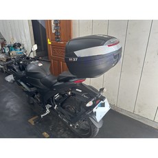 Suzuki GIXXER SF 250 後架 街車版 跑車版 SHAD SH37 後箱, 1個