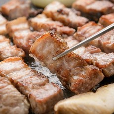 제주 농협 흑돼지 배송 [육즙빵빵] 한돈 유통 산지직송 흑돼지 앞다리살, 1kg, 1개