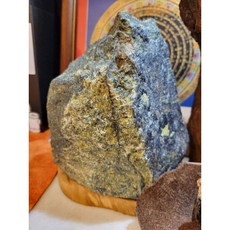 縈盈隕石舖 頂級墨玉 3200g 鎮家之寶, 1個