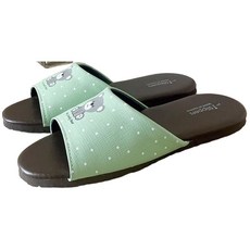 TAIWAN SLIPPER 台灣犀利趴 經典系列 皮質室內拖鞋, 超療癒MyQbear小熊鞋面, 橡膠鞋底, L, 療癒小熊綠, 1雙