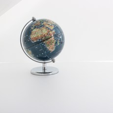 精美地球儀 兒童學習地理知識 穩固底座設計 輕巧易攜帶, 地球色