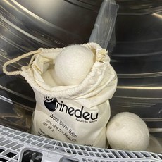 Rinedeu 紐西蘭羊毛烘衣球6入組，衣物柔軟防皺，減少靜電，適用新生兒與敏感肌, 1個, 羊毛烘衣球（6入/組）, 白色