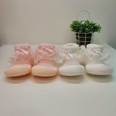 아기방 꼬무신프린세스화이트 여자아기 보행기 신발입니다~~ 걸음마 연습할때 신기면 좋습니다~~