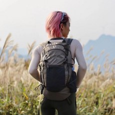 輕量化防水摺疊登山包：夏季戶外運動徒步通用雙肩背包, 卡其色