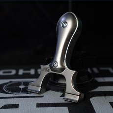 尖峰二代龍齒彈弓夾皮專用，耐用材質，龍齒造型，安裝簡便，提升射擊準確性, 1個, 70-20