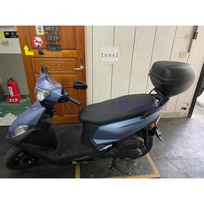 三陽 sym 雙火星塞 迪爵 箱架 與 shad sh26 手提後箱, 1個