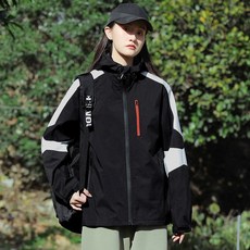 秋季 衝鋒衣外套 薄款連帽衝鋒衣 防風外套 防風防潑水 女生運動外套 秋季新款衝鋒衣 耐磨透氣 機能外套