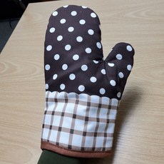 주방장갑 냄비 주방 오븐장갑 브라운도트 무늬