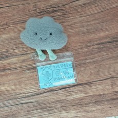 買一送一 長頸鹿 小動物 雲朵 太空人 熊 獅子 護理師識別證/易拉扣/伸縮扣/護士/醫療人員/醫師/學生/證件夾, 1個