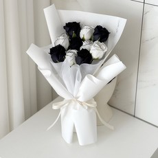 어나더플레르 고급 명품 비누꽃 장미 10송이 꽃다발, 라인화이트 & 블랙, 1개