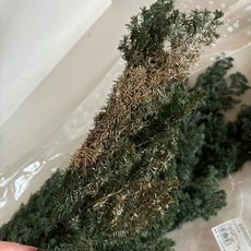 大地農園 Earth matters 永生雪松聖誕花圈，天然雪松，持久美麗，聖誕節慶裝飾首選, 1個, 刷節日金15g, 刷節日金