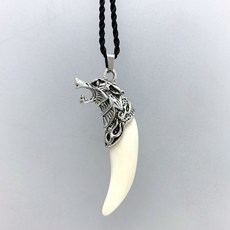 TU 남성 펜던트 목걸이 모조이빨 디자인 소재 빈티지 스타일 액세서리