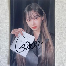 aespa GISELLE 吉賽爾 親筆簽名認證 宣傳照 收藏級 粉絲禮, 1個, 3