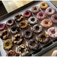 수제 오리지날 쌀 아로니아 커피 토핑 맛있는 도넛츠 초코 전문 도너츠 식사대용빵, 아로니아 도넛(12개), 70g, 12개