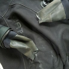 드라이슈트 수리 손목씰 교체 수선 라텍스 손목씰