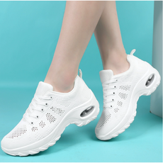 VEETIZ 여성 에어로빅 줌바 댄스화 키높이 4CM 굽 쿠션 발이편한 운동화 런닝화 겸용, 235, 화이트