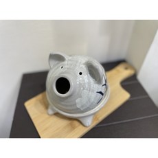 YCY 日本製 可愛呆萌 蚊香豬 居家驅蚊必備 造型可愛 有效驅蚊 守護家人健康, 附蓋（灰）