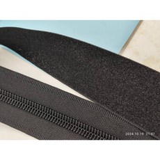 黑色5號麂皮質感NG防水拉鏈 碼裝附拉鏈頭 3.2公分寬 包包拼布材料, 1個, 5號麂皮感有瑕疵特價黑色防水拉鏈（1碼）