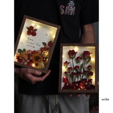 臺灣出貨中空相框乾花永生花花束生日禮物母親節教師節伴手禮手工擺件, 蘇菲寶貝加滿天星+8寸胡桃木色,送燈串 禮品袋 賀卡（代寫賀卡）