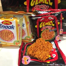 韓國 Enaak 辣味小雞點心麵 隨手包 香脆涮嘴 獨立包裝, 2個, 16g