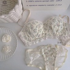 日系甜美小胸內衣套裝 聚攏無鋼圈文胸罩